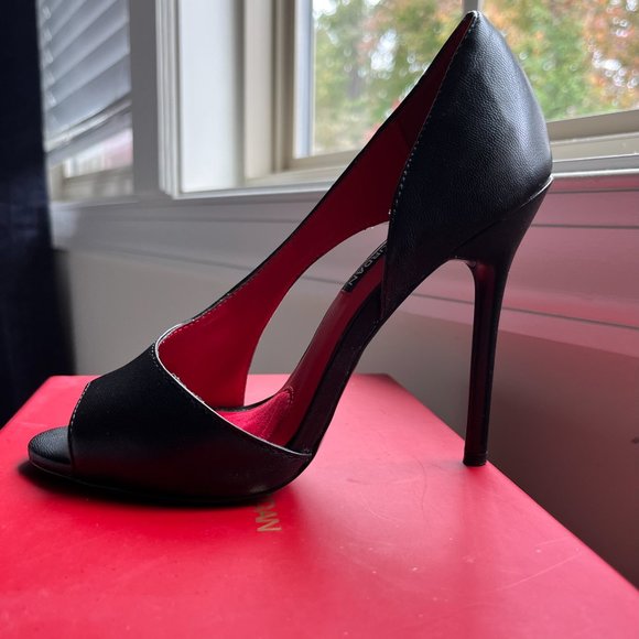 Like New! Charles Jourdan Penrose Heel - Picture 3 of 15